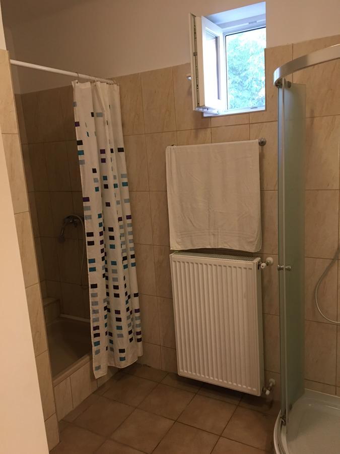 Hotel Csini Panzió Drinkbár Gyál Exterior foto